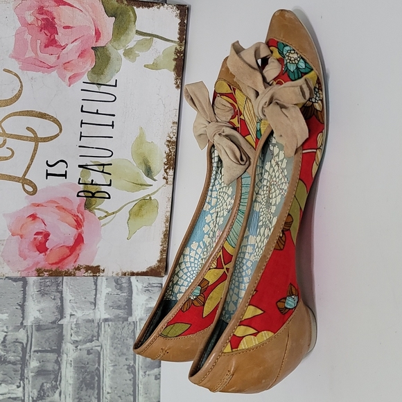 Irregular Choice Vintage Floral Low Heel Pumps Top Bow - Picture 7 of 11